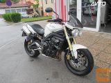 Triumph STREET TRIPLE 675