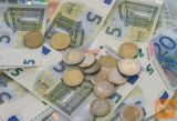 Finančna pomoč ljudem v finančnih težavah.